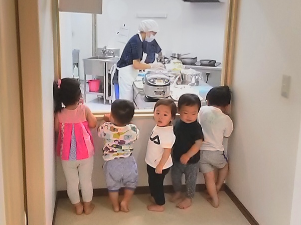 自園調理 ほかほかの給食